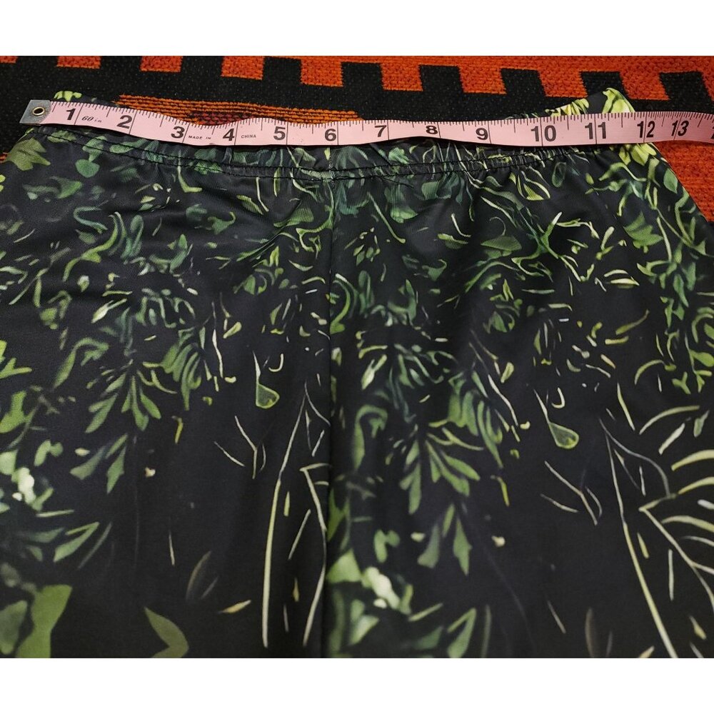 Women's Floral Green Leaf Leggings. Stretch Polyester/Spandex. Size Small - Picture 4 of 6